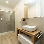 Cozy With Wifi And Ac & Parking Apartman Milánó