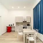 Cozy With Wifi And Ac & Parking Apartman Milánó