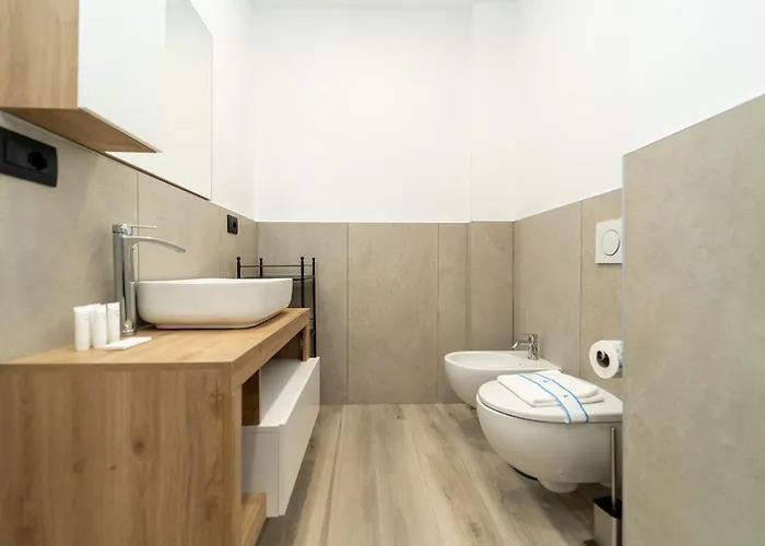 Cozy With Wifi And Ac & Parking شقة ميلان